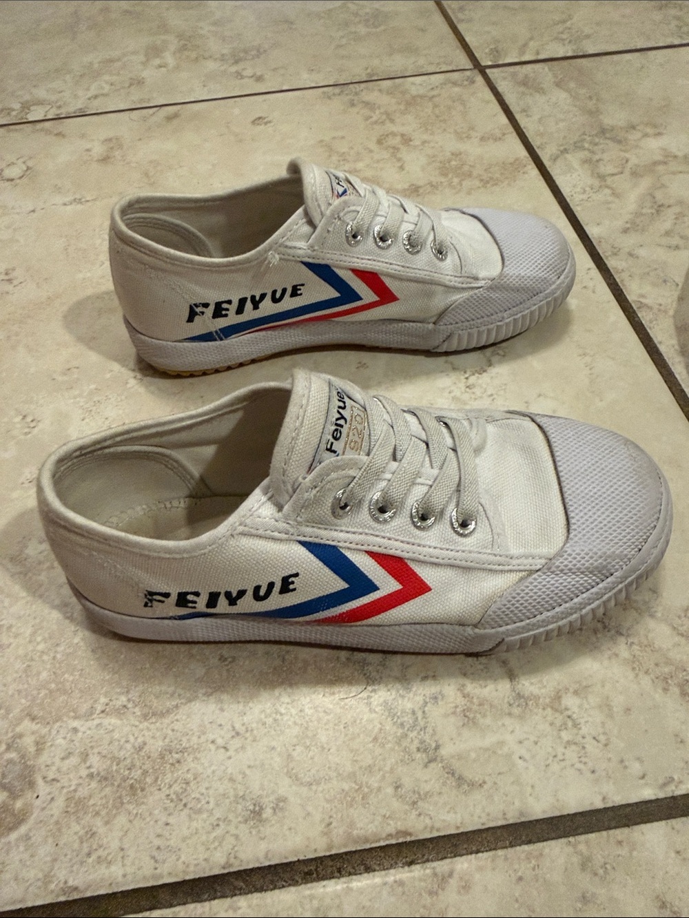 Feiyue Kids White Canvas Sneakers with Red & Blue Accents Size 1 - Picture 6 of 8